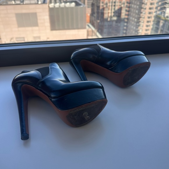 Alaia Black Leather and Elastic Panel Ankle Boots Size 38.5 - Picture 6 of 7